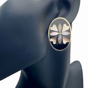 Mexico Alpaca Silver Oval Earrings with Floral Patterned Mother of Pearl Inlay